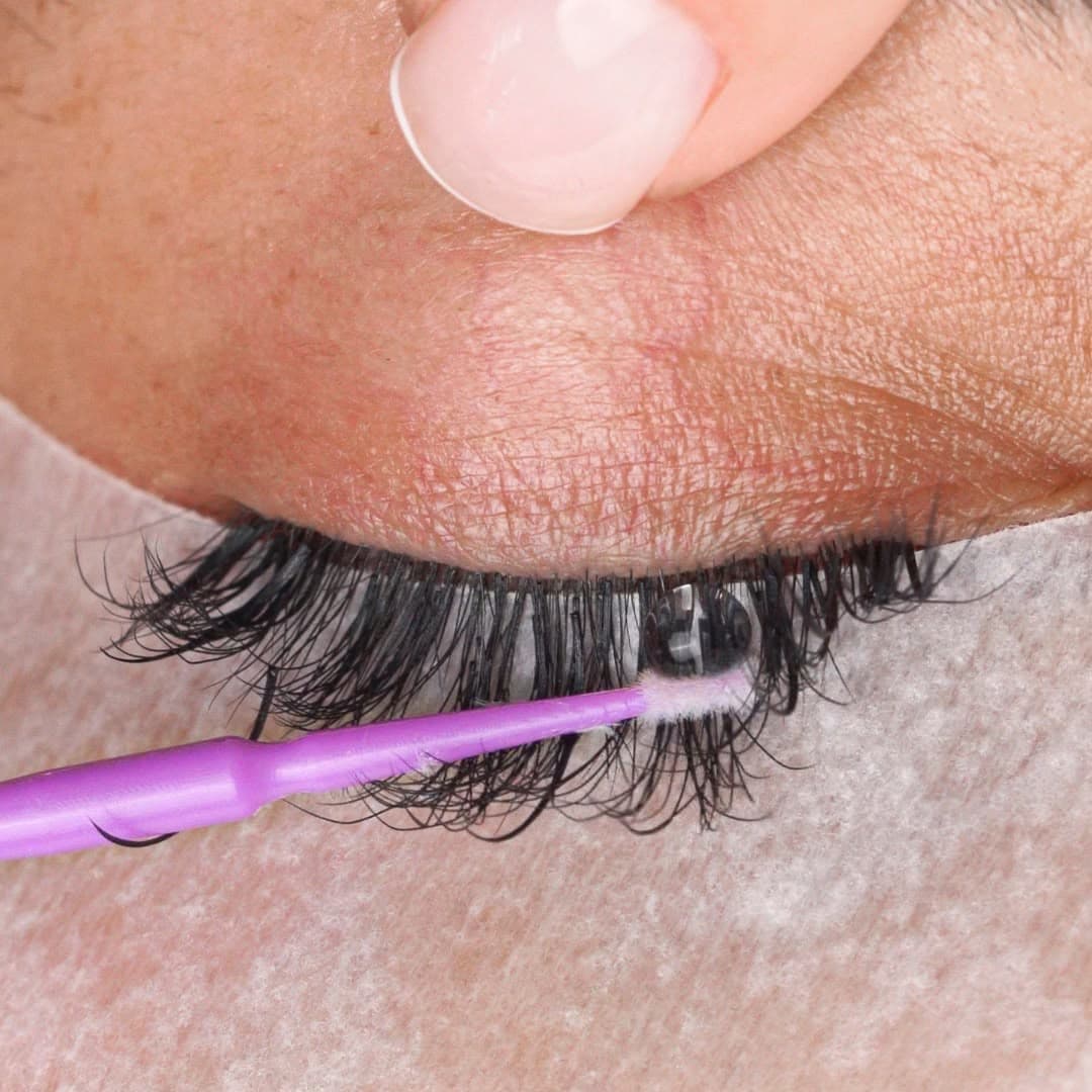 Lash removel