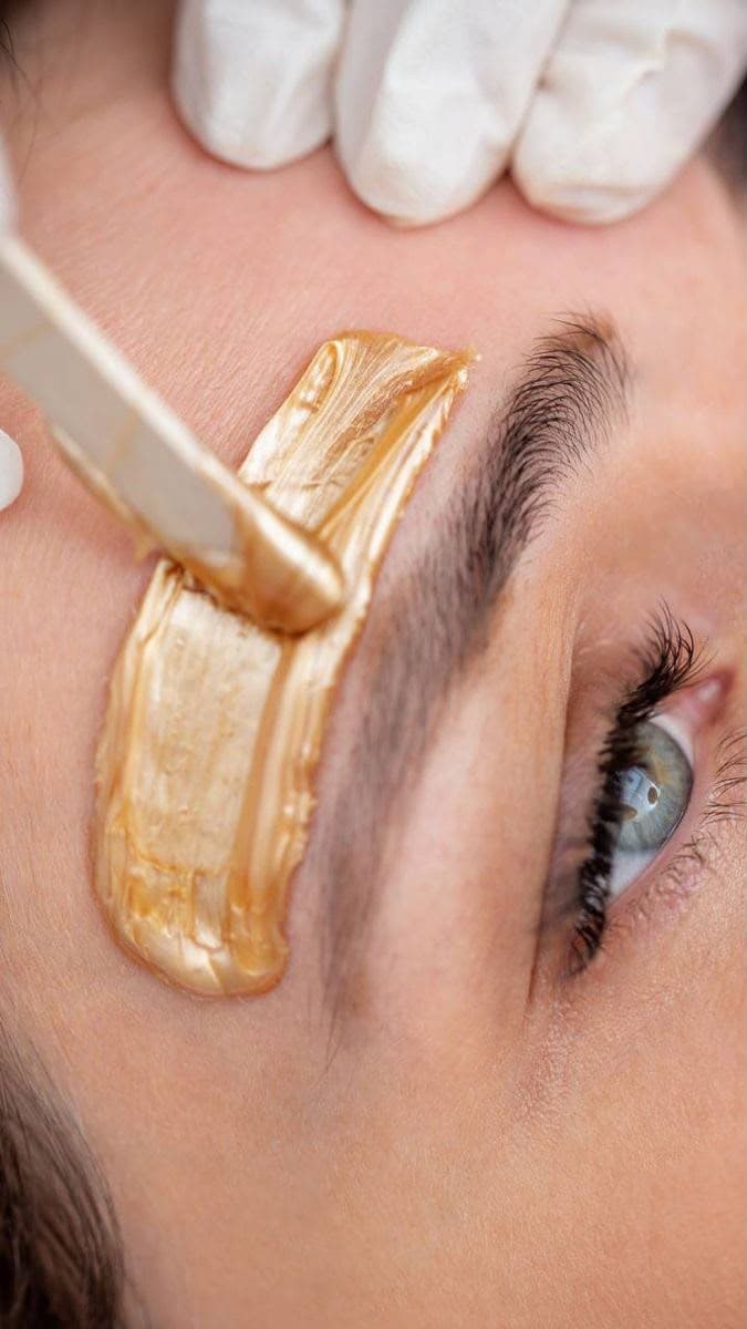 Forehead waxing